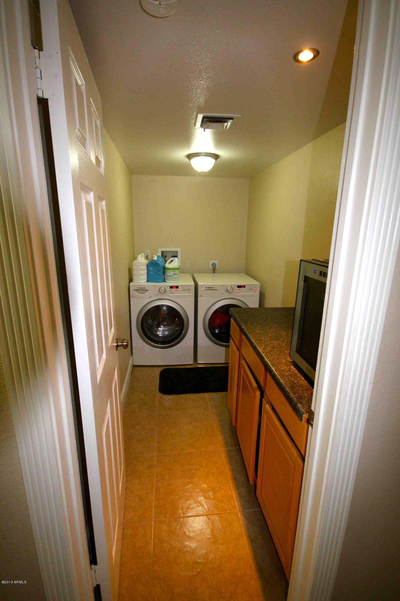 7932 West Bloomfield Road Peoria, AZ 85381 - Photo 16 of 41 laundry room