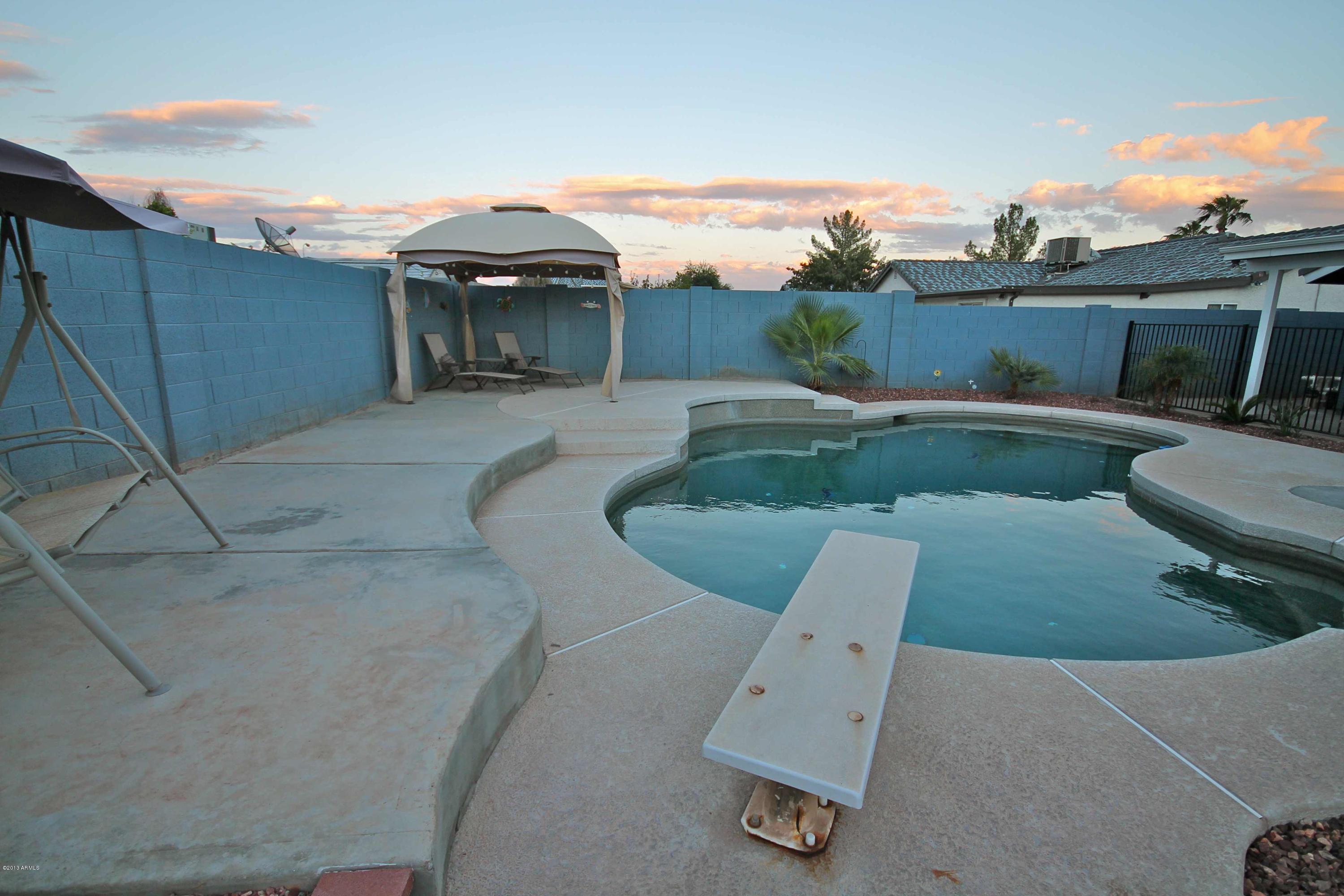 7932 West Bloomfield Road Peoria, AZ 85381 - Photo 31 of 41 pool2