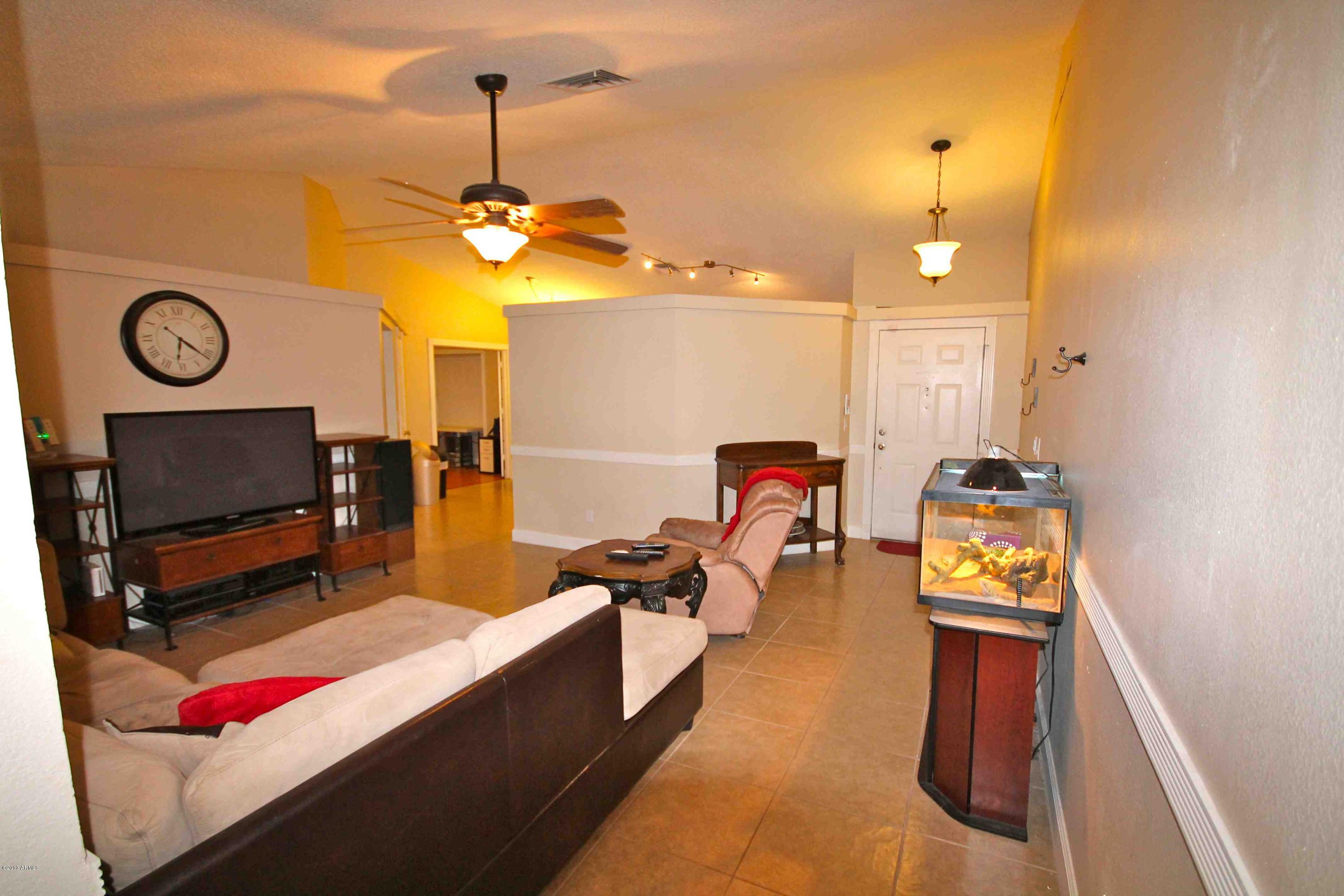 family room 3