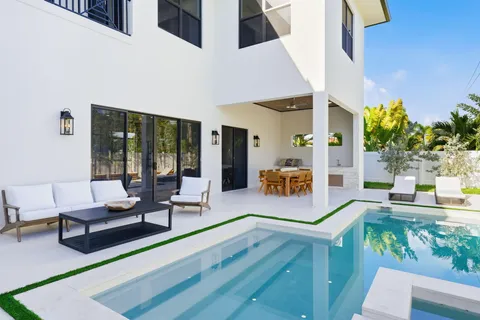 $4,499,500 | 109 Arlington Place, West Palm Beach, FL 33405