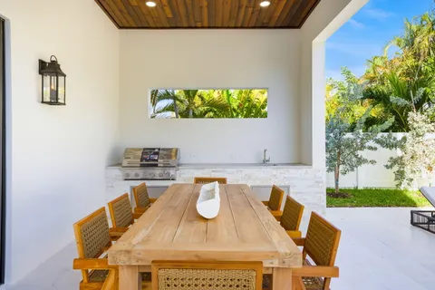 $4,499,500 | 109 Arlington Place, West Palm Beach, FL 33405