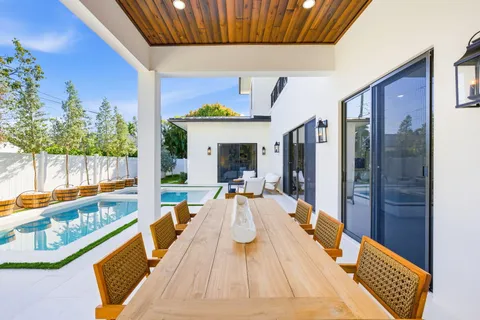 $4,250,000 | 109 Arlington Place, West Palm Beach, FL 33405