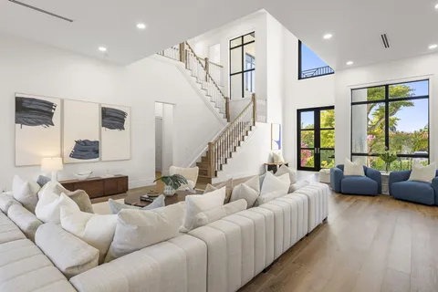 $4,250,000 | 109 Arlington Place, West Palm Beach, FL 33405