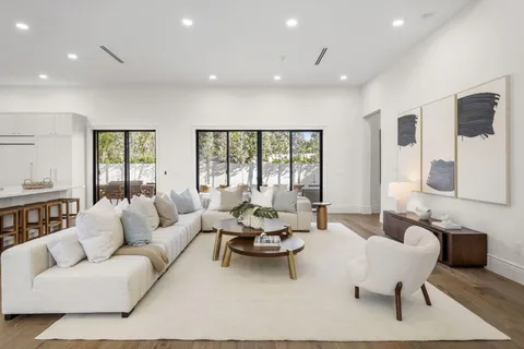 $4,250,000 | 109 Arlington Place, West Palm Beach, FL 33405
