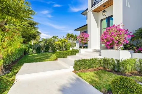 $4,499,500 | 109 Arlington Place, West Palm Beach, FL 33405