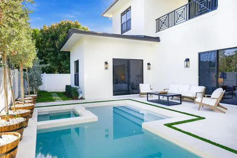 $4,499,500 | 109 Arlington Place, West Palm Beach, FL 33405