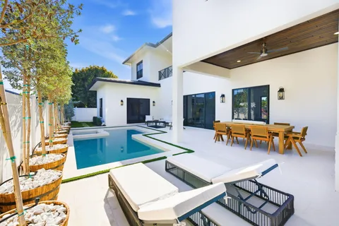 $4,499,500 | 109 Arlington Place, West Palm Beach, FL 33405