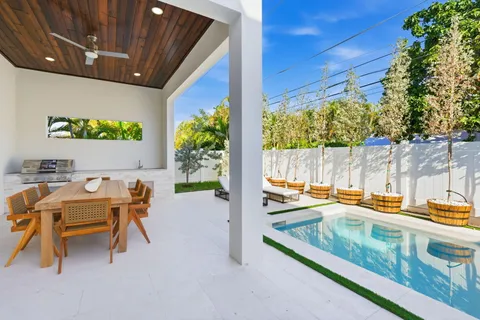 $4,499,500 | 109 Arlington Place, West Palm Beach, FL 33405