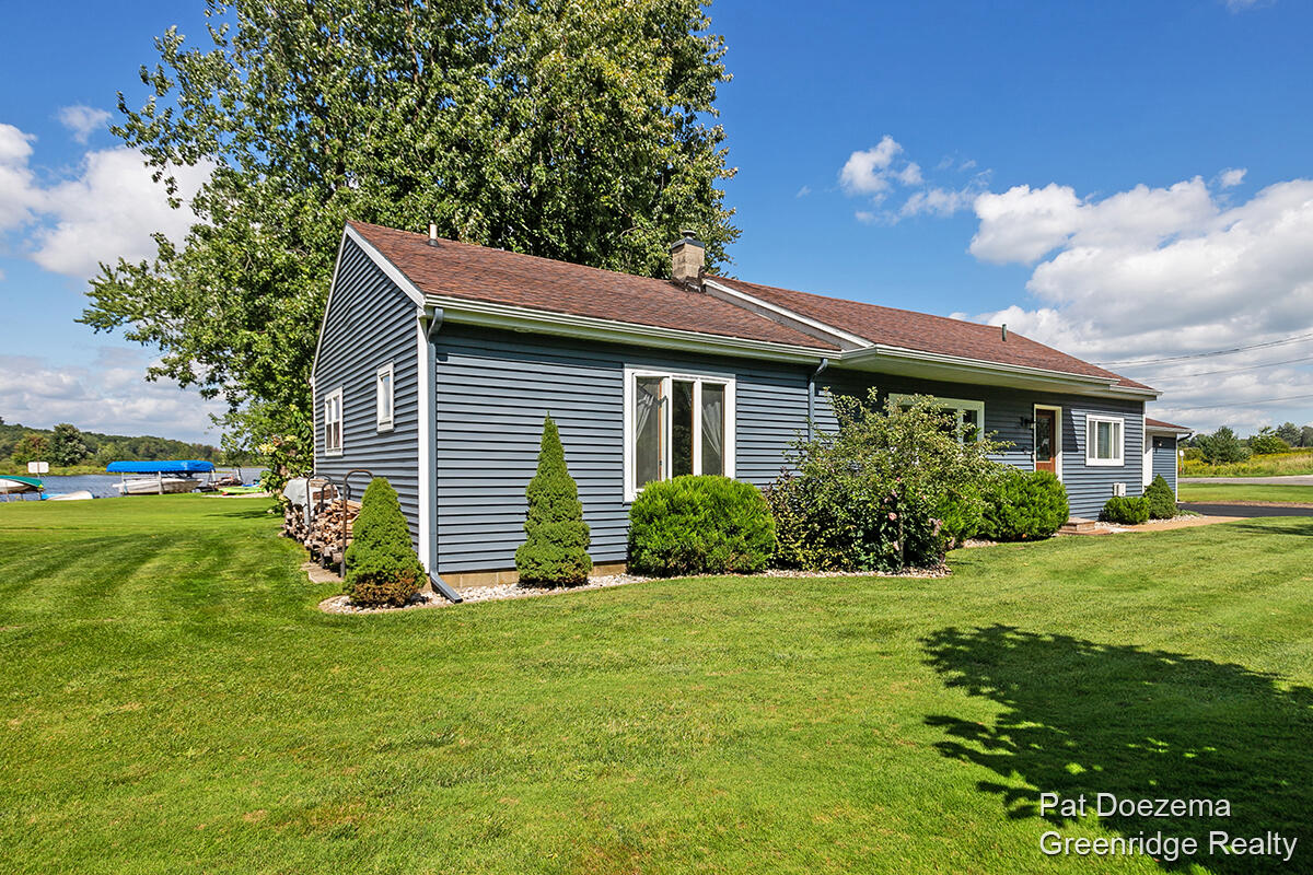 116 Coats Grove Road Hastings, MI 49058 - Photo 3 of 62 IMG_1001