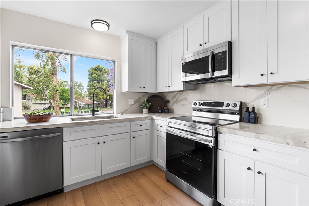 1738 North Cedar Glen Drive, Unit B Anaheim, CA 92807 - Photo 6 of 37