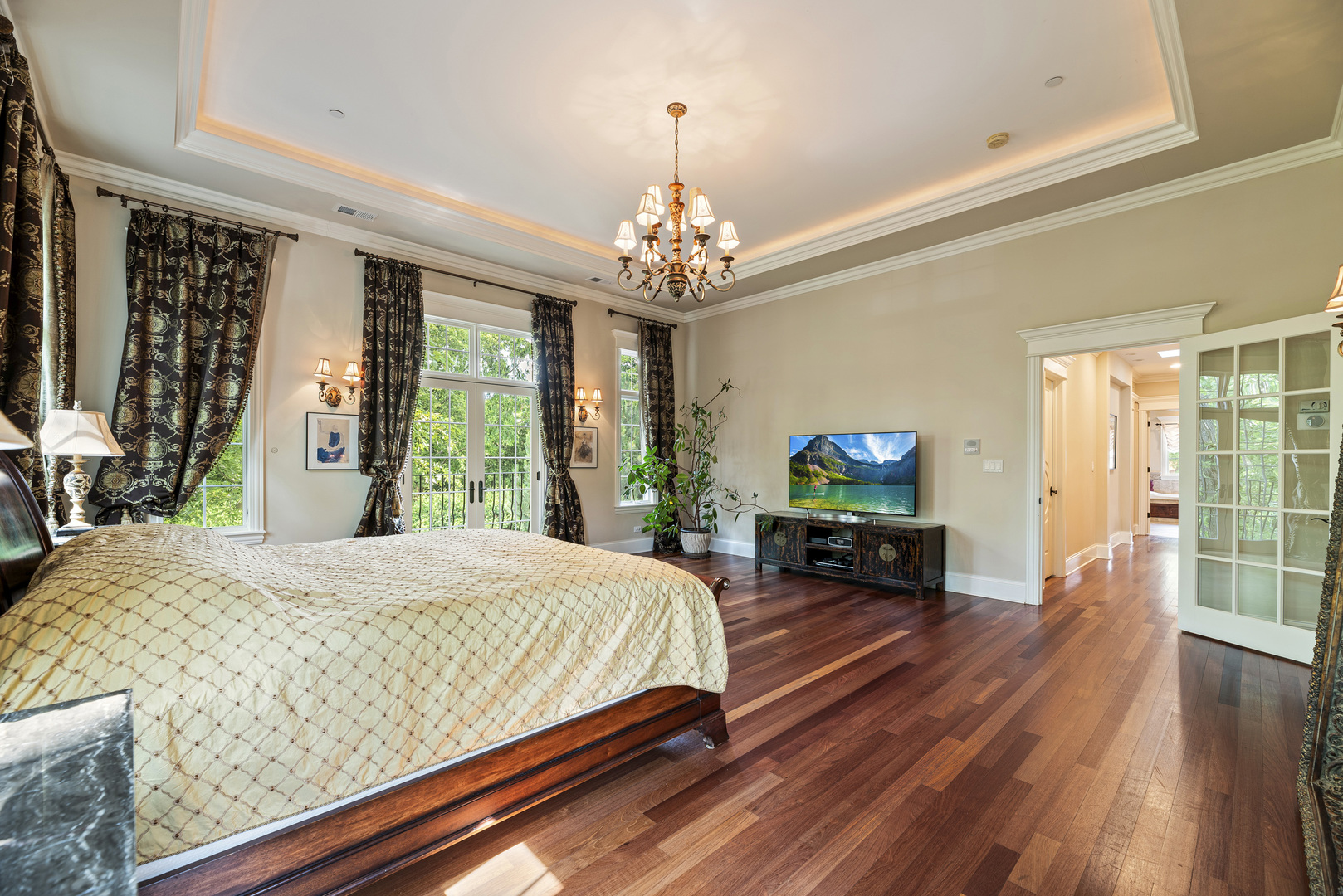 3372 Lakeside Avenue Northbrook, IL 60062 - Photo 19 of 41 a bedroom with a bed and a flat screen tv