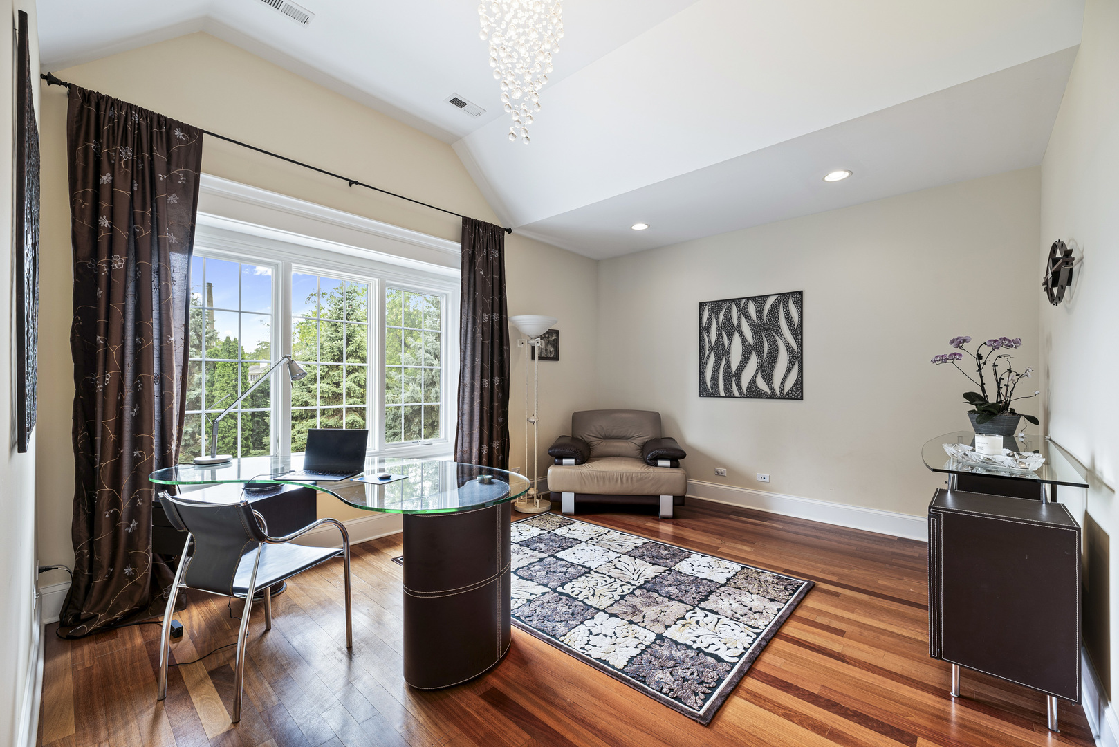 3372 Lakeside Avenue Northbrook, IL 60062 - Photo 24 of 41 a living room with furniture and a rug