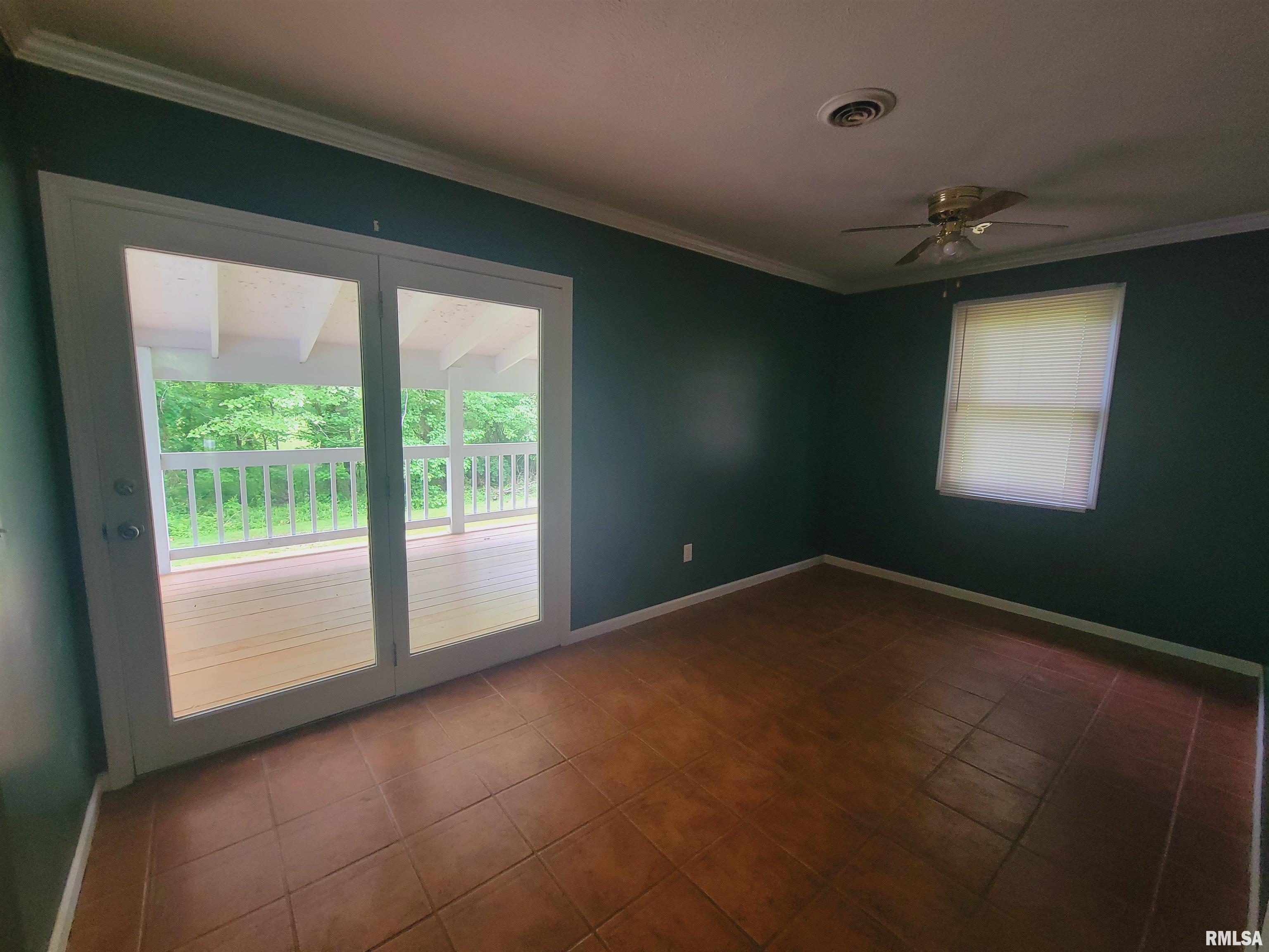 1561 West Lake Road Murphysboro, IL 62966 - Photo 5 of 16
