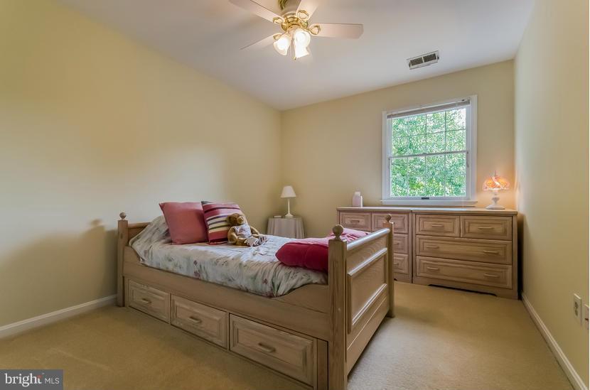 11716 Fernshire Road Gaithersburg, MD 20878 - Photo 17 of 30 Bedroom