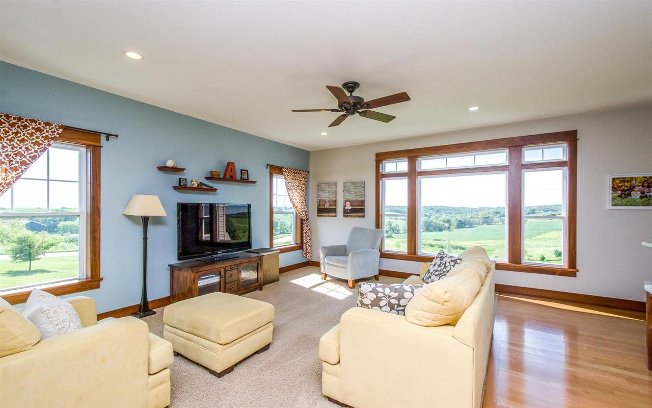 129 Woodridge Road Anamosa, IA 52205 - Photo 7 of 20 Gallery Image 7