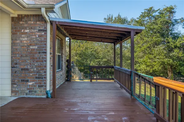 $425,000 | 525 Oak Tree Lane, Franklin, TX 77856