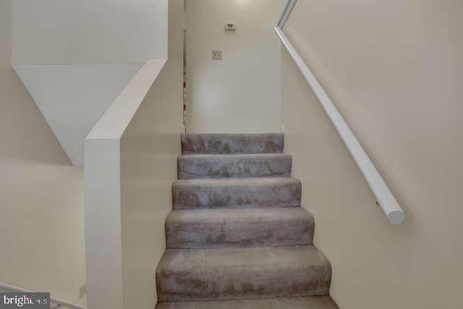 280 Edinburgh Road York, PA 17406 - Photo 3 of 38 Gallery Image 3