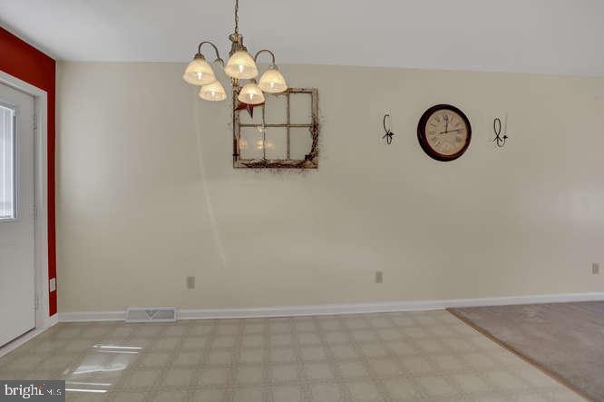 280 Edinburgh Road York, PA 17406 - Photo 7 of 38 Gallery Image 7