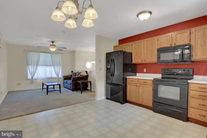280 Edinburgh Road York, PA 17406 - Photo 9 of 38 Gallery Image 9