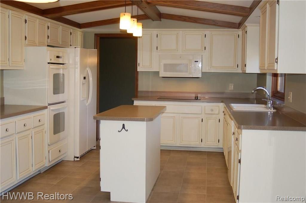 564 Sunlight Drive Rochester Hills, MI 48309 - Photo 19 of 47