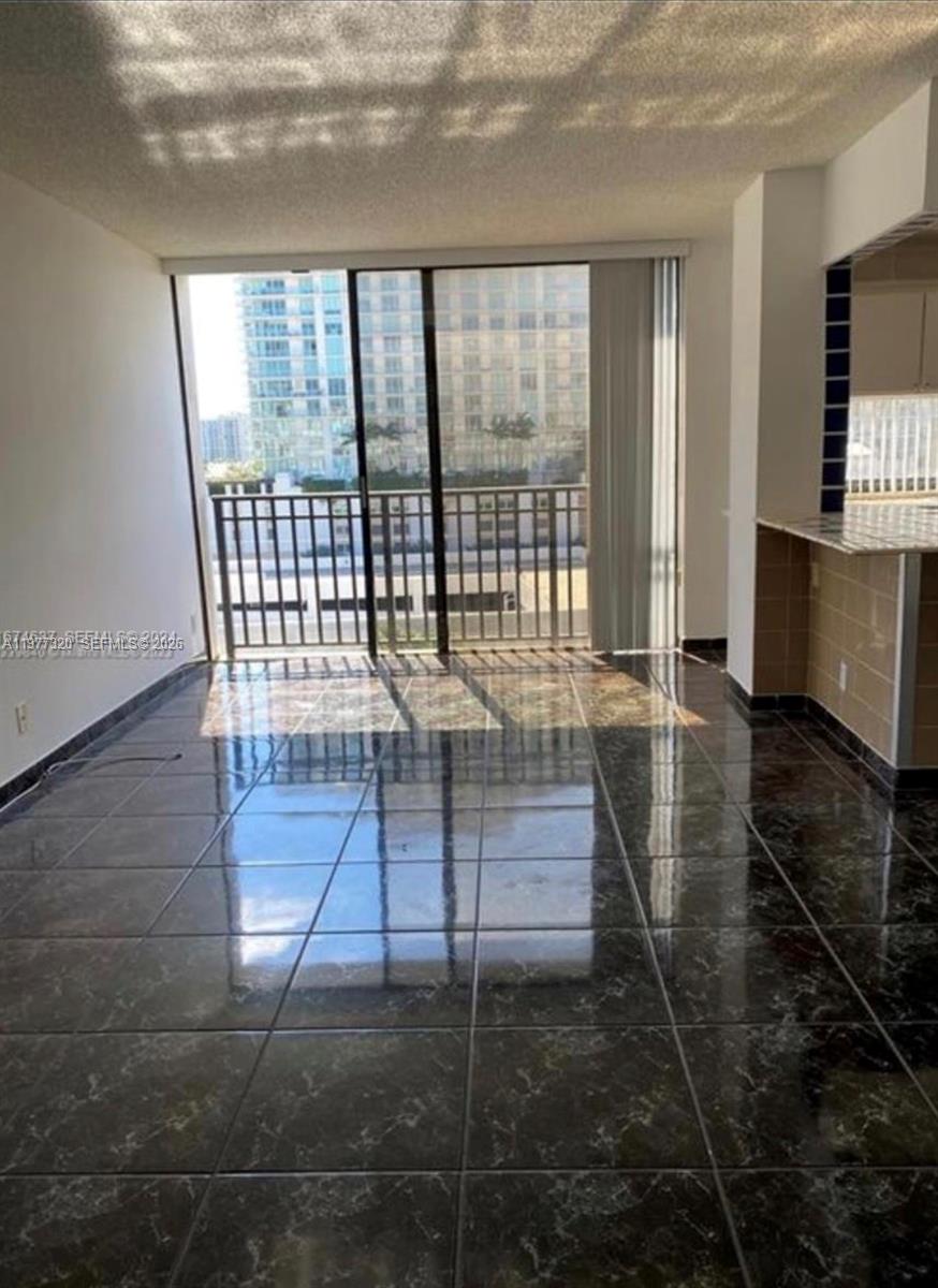 16909 North Bay Road, Unit 915 Sunny Isles Beach, FL 33160 - Photo 3 of 12