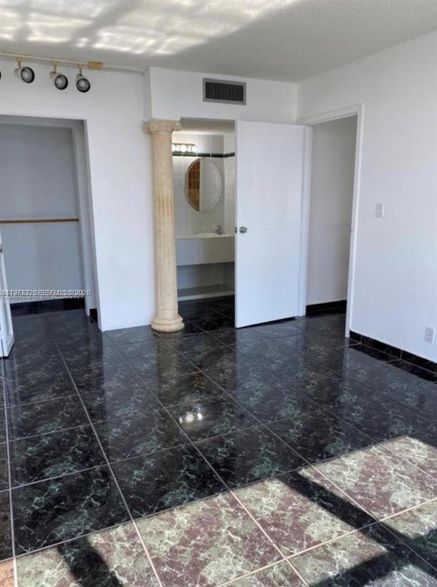 16909 North Bay Road, Unit 915 Sunny Isles Beach, FL 33160 - Photo 7 of 12