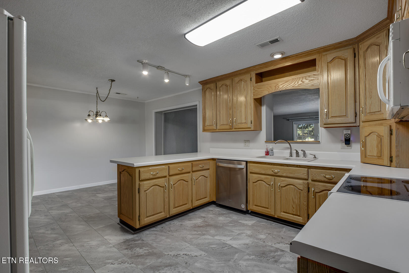 360 Church Street Decatur, TN 37322 - Photo 11 of 60 11_ChurchLane_360_Kitchen03