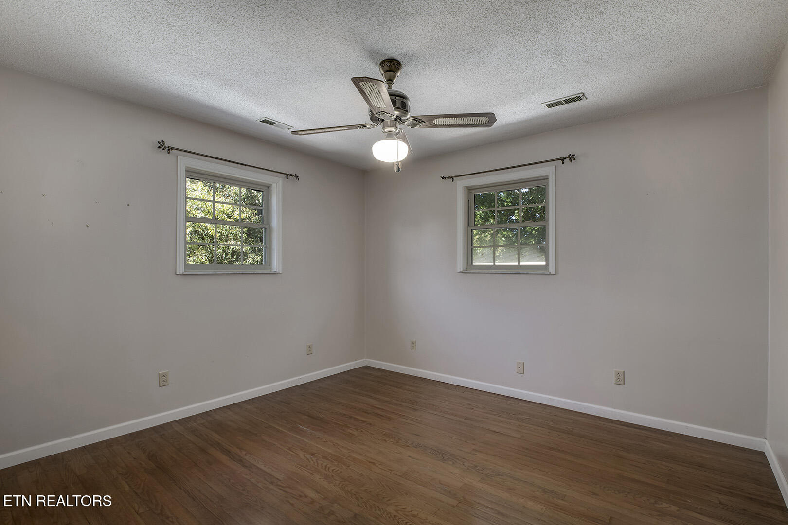 360 Church Street Decatur, TN 37322 - Photo 21 of 60 21_ChurchLane_360_MasterBedroom01