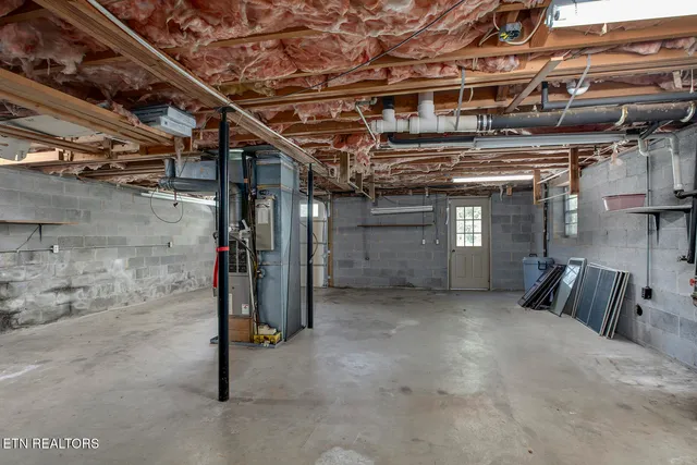 $324,900 | 360 Church Street, Decatur, TN 37322