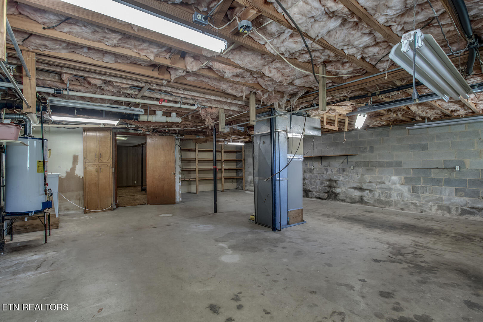 360 Church Street Decatur, TN 37322 - Photo 37 of 60 37_ChurchLane_360_Garage1_03