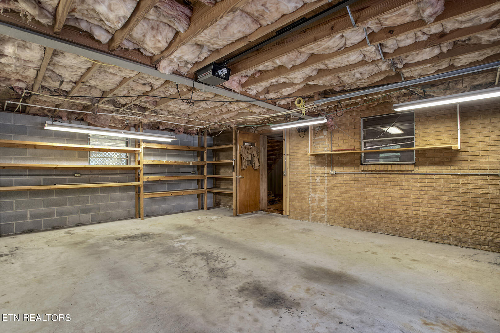 360 Church Street Decatur, TN 37322 - Photo 39 of 60 39_ChurchLane_360_Garage2_01