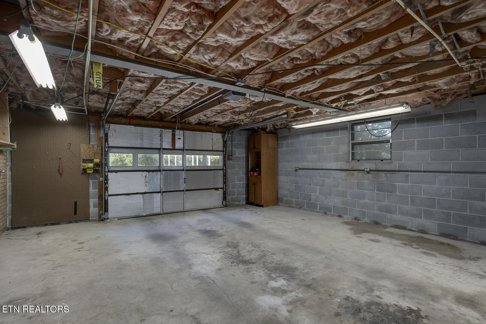 360 Church Street Decatur, TN 37322 - Photo 40 of 60 40_ChurchLane_360_Garage2_02