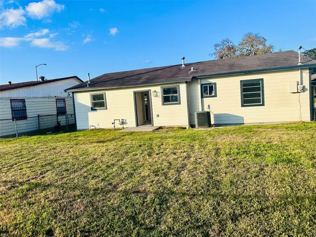 $179,000 | 3305 Stallings Drive, Houston, TX 77088