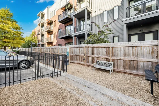 a picture of city view