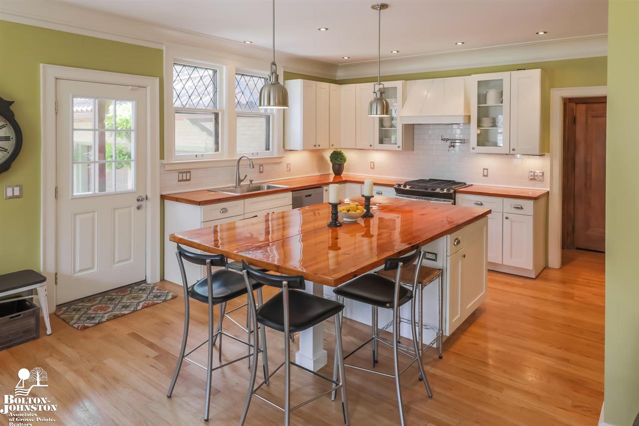 898 Westchester Road Grosse Pointe Park, MI 48230 - Photo 16 of 57