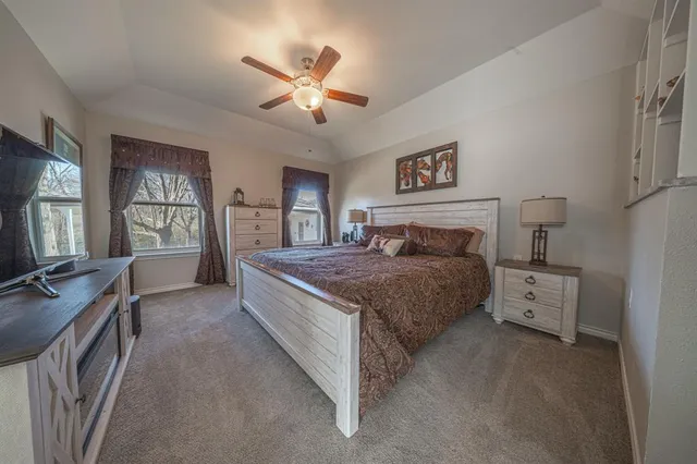 $450,000 | 100 San Chez Drive, Lake Kiowa, TX 76240