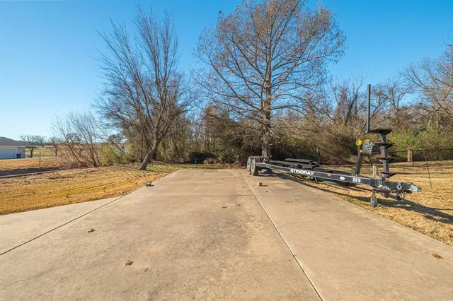 $450,000 | 100 San Chez Drive, Lake Kiowa, TX 76240