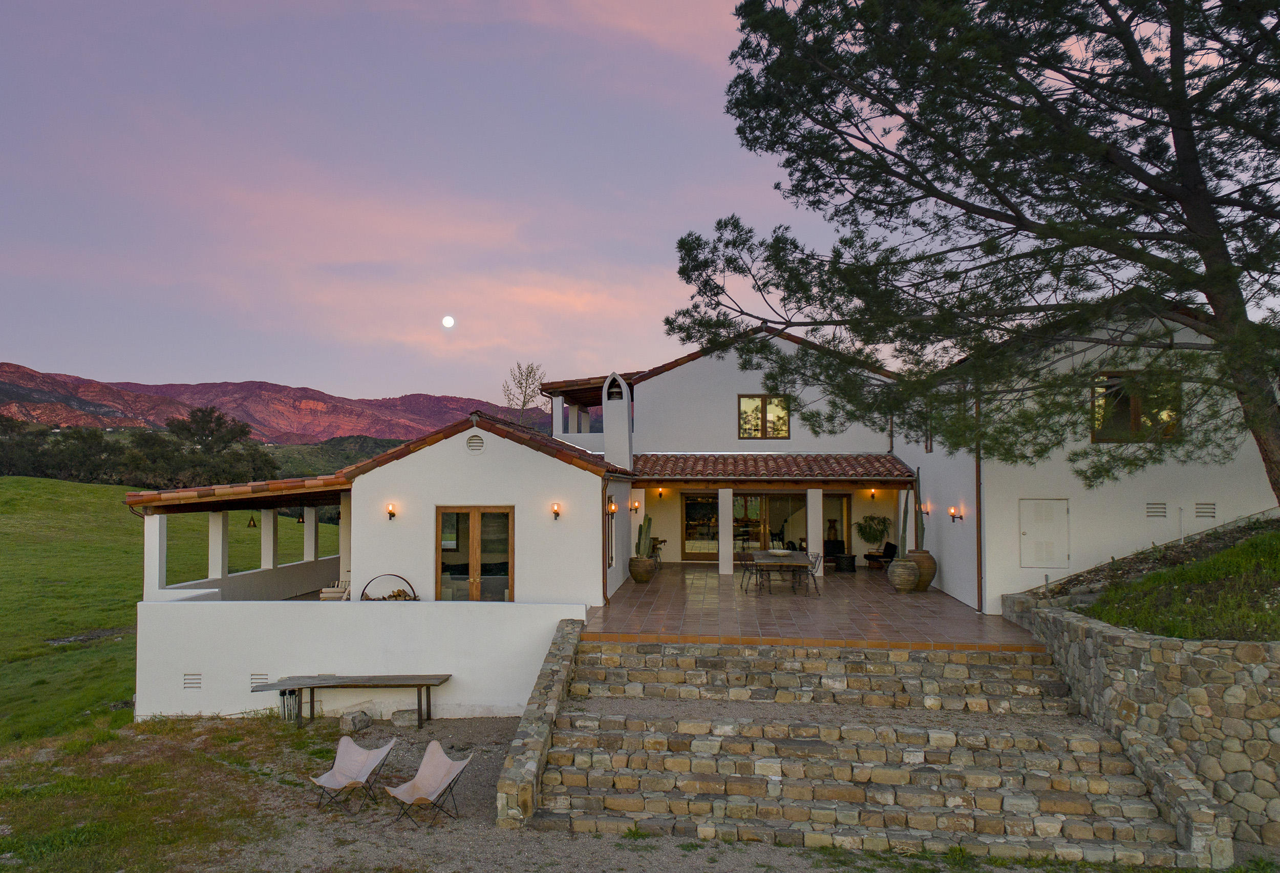 12980 Ojai Road Santa Paula, CA 93060 - Photo 26 of 32 front view of a house with a yard