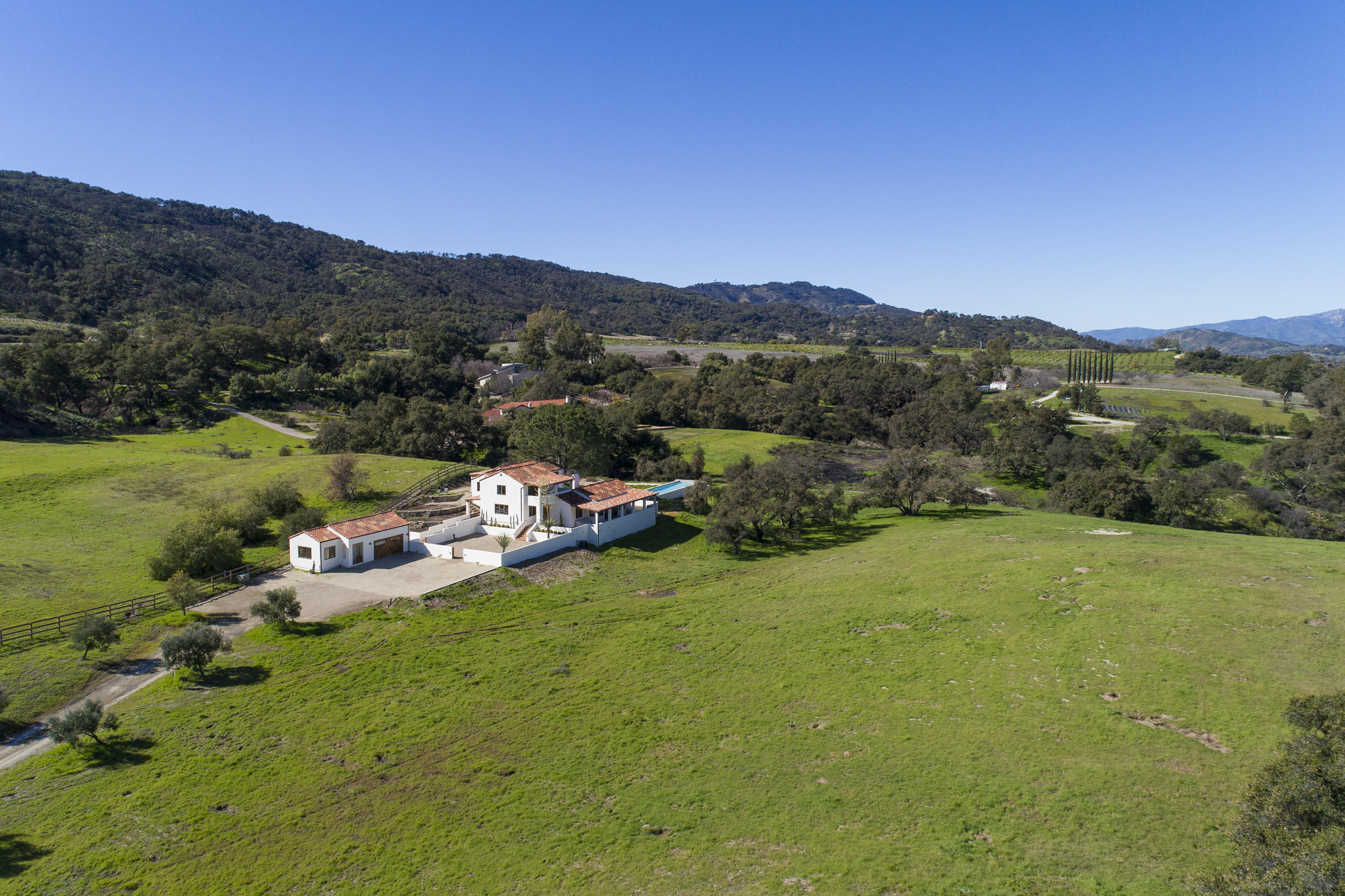 12980 Ojai Road Santa Paula, CA 93060 - Photo 32 of 32 a view of a town with mountains in the background