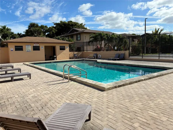 $2,200 | 6858 Northwest 173rd Drive, Unit 305, Hialeah, FL 33015