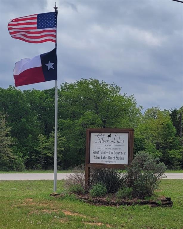 411 Mountainview Court Sunset, TX 76270 - Photo 14 of 25