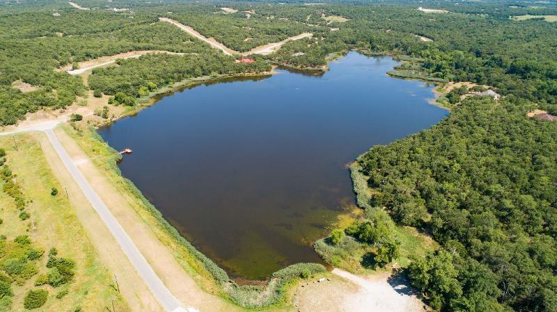411 Mountainview Court Sunset, TX 76270 - Photo 20 of 25 Lake Horizon