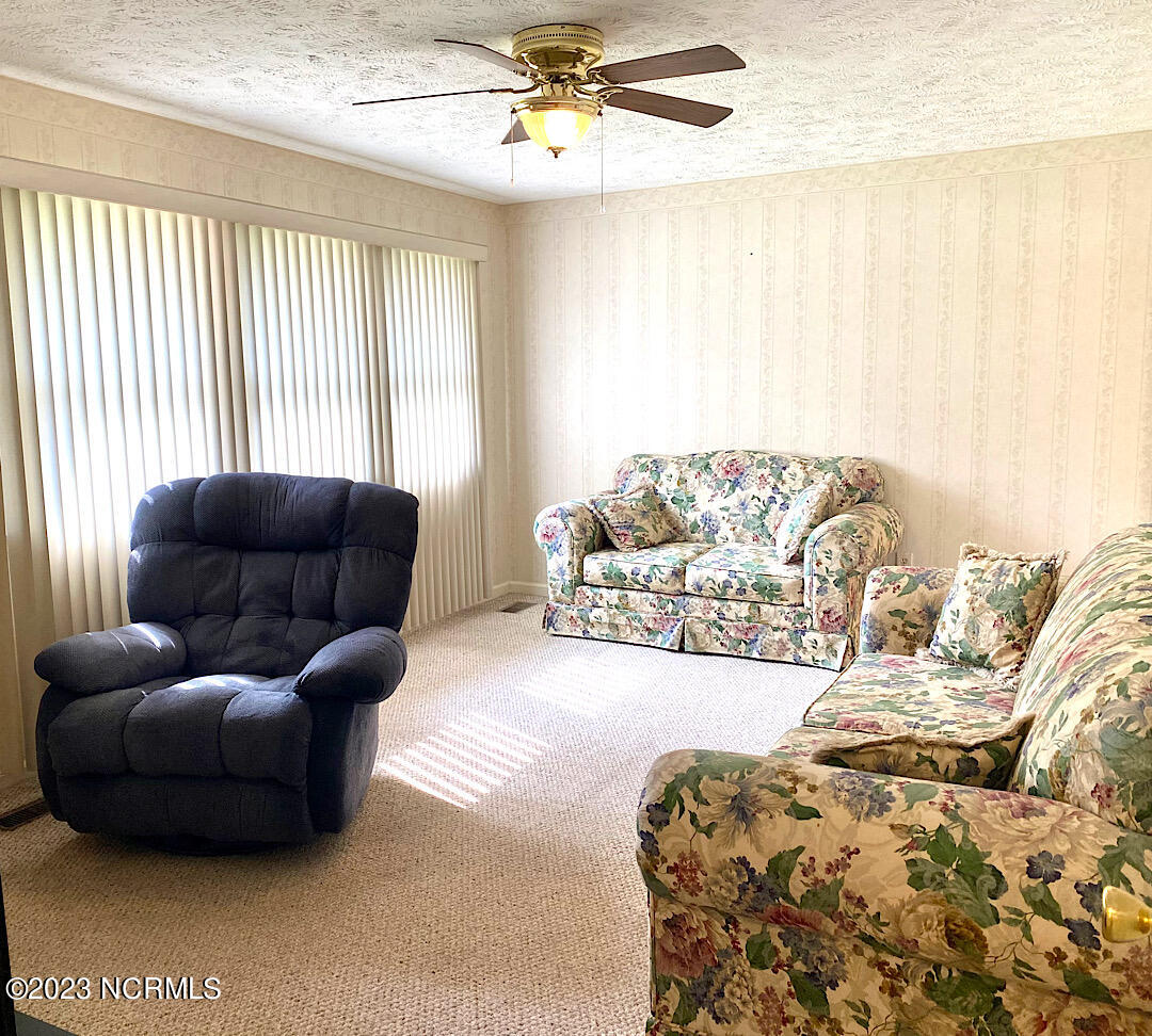 103 Pee Dee Road Aberdeen, NC 28315 - Photo 7 of 14 Living Room1