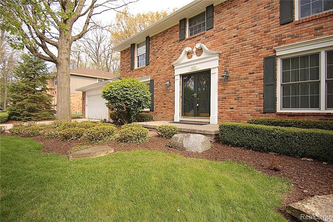 1651 North Kilburn Road Rochester, MI 48306 - Photo 2 of 52 IMG_8224.JPG