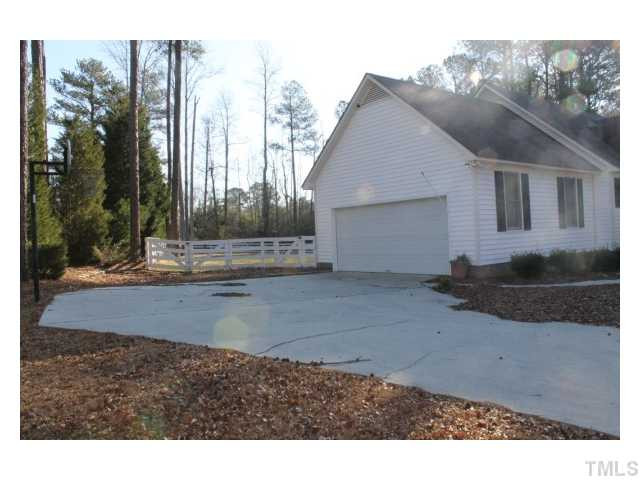 227 Harris Road Smithfield, NC 27577 - Photo 2 of 19 Photo 2