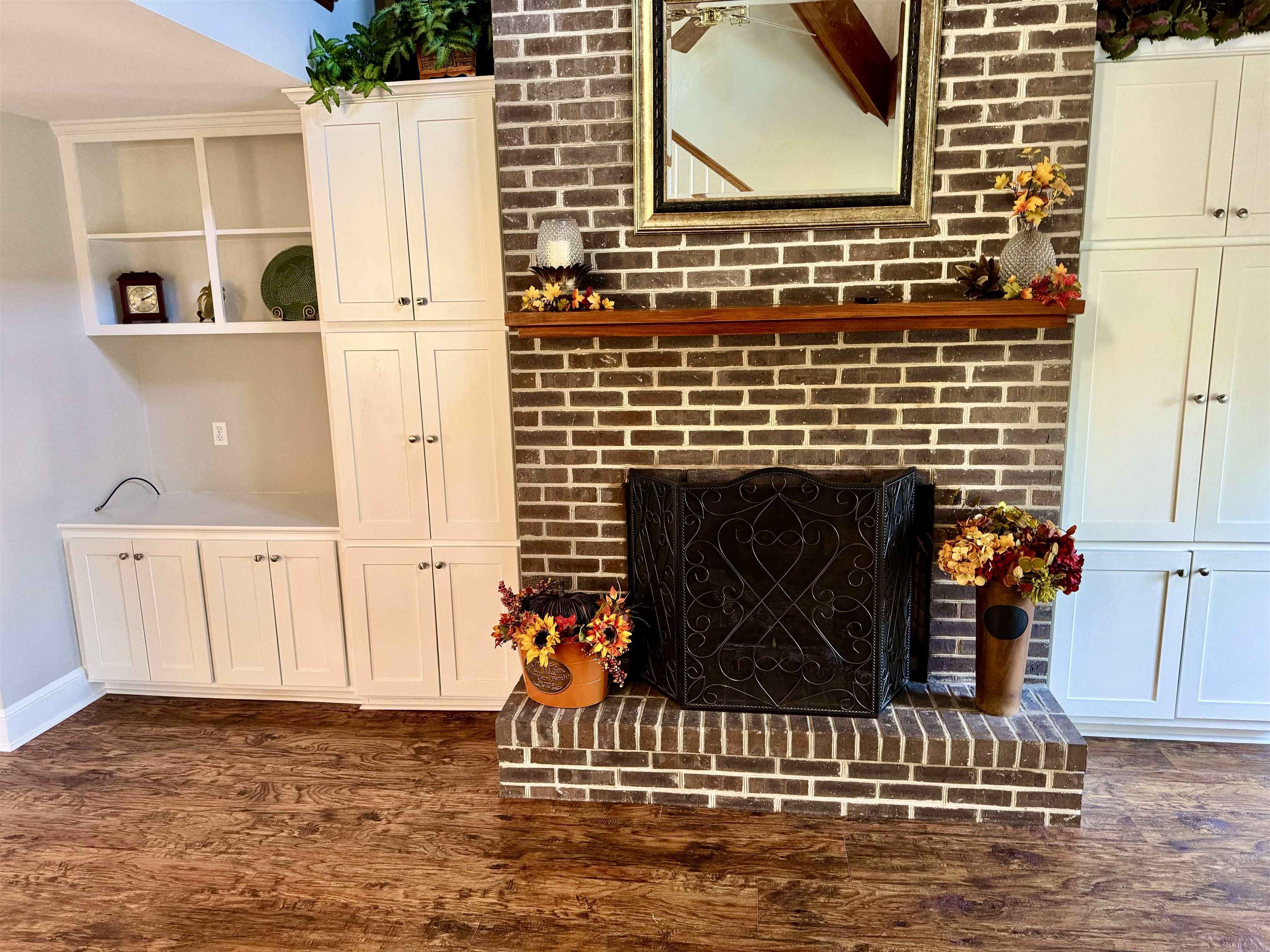 94 John Green Lane Georgetown, SC 29440 - Photo 7 of 35 Detailed view of a fireplace and wood finished floors