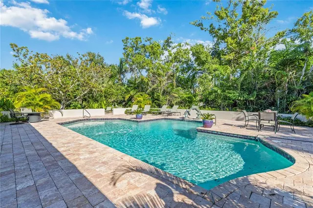 $1,050,000 | 505 Lyons Bay Road, Nokomis, FL 34275