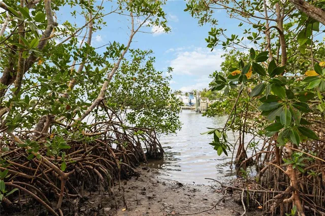 $1,050,000 | 505 Lyons Bay Road, Nokomis, FL 34275