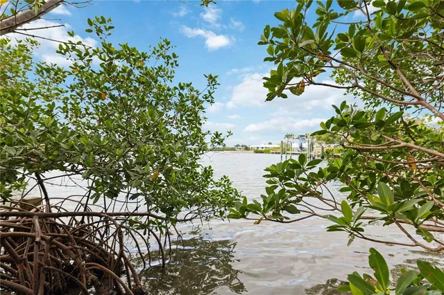 $1,050,000 | 505 Lyons Bay Road, Nokomis, FL 34275