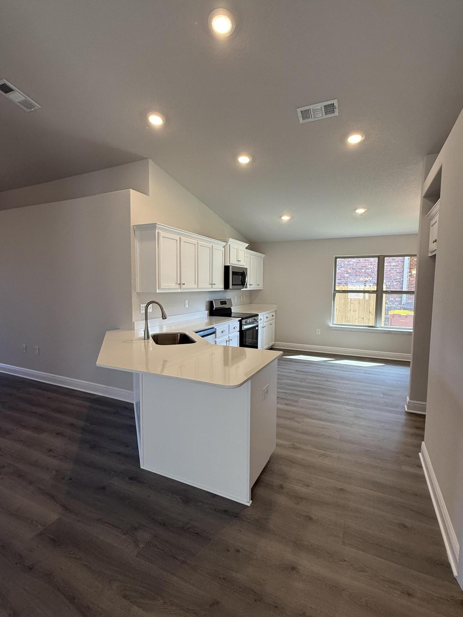 170 Ridgeway Circle Crestview, FL 32536 - Photo 6 of 21 IMG_4678